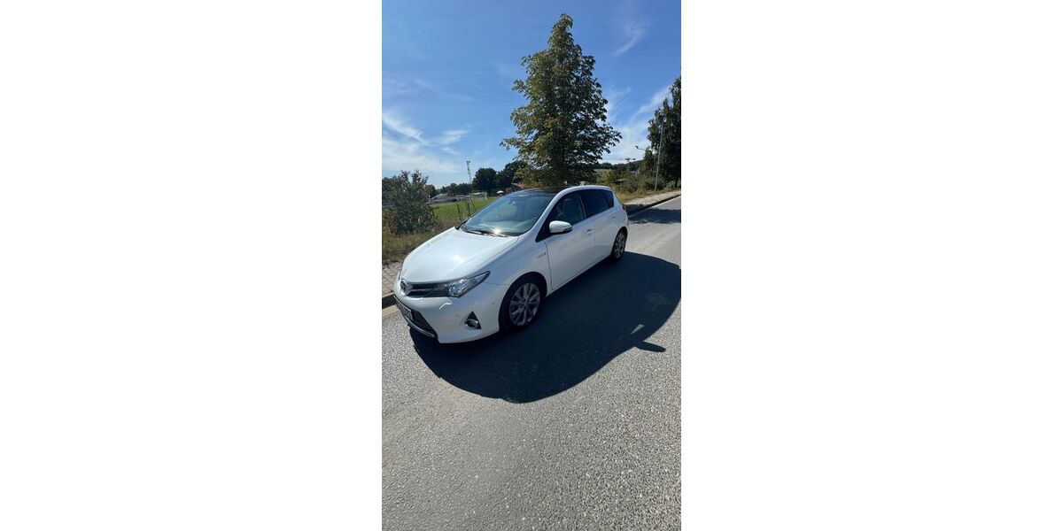 Toyota Auris 154.000 km 12.000 &euro; Jena 07743