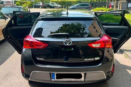 Toyota Auris 126.800 km 10.900 &euro; Köln 50769