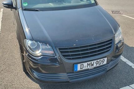 VW Touran 605.533 km 900 &euro; Düsseldorf 40474