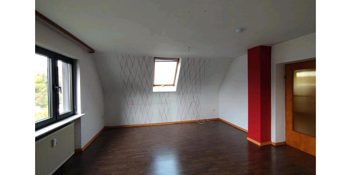 Dachgeschoßwohnung Eppelborn - 3 Zimmer, 94 m&sup2;, 520&euro; | Angebot:26412254