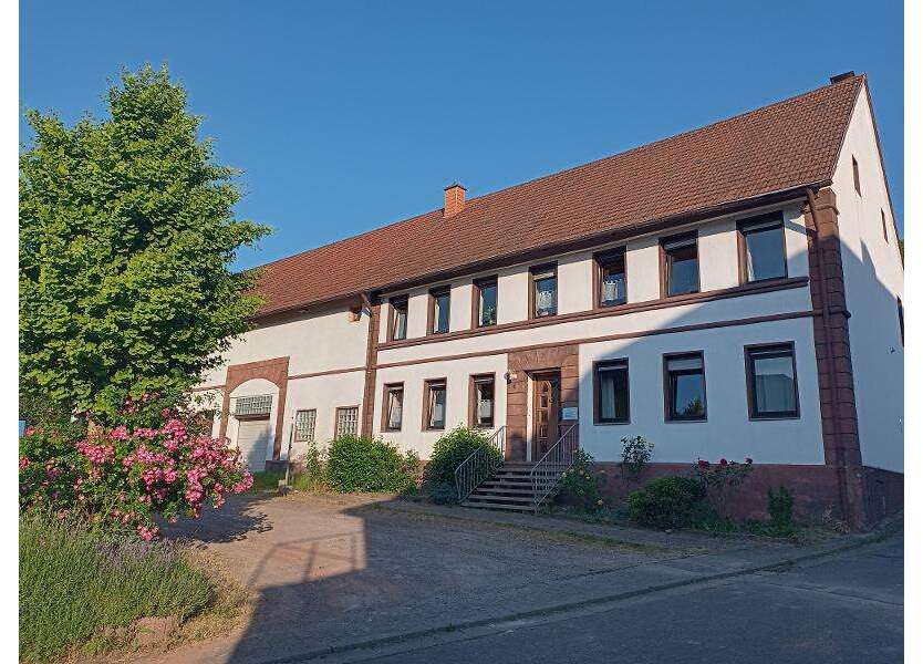 Haus zum Kaufen in Bedesbach 255.000 € 186 m²