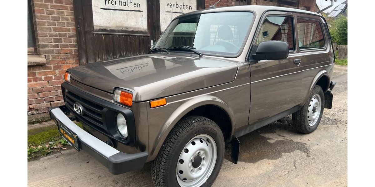 Lada Niva 20.671 km 15.690 &euro; Ebergötzen 37136