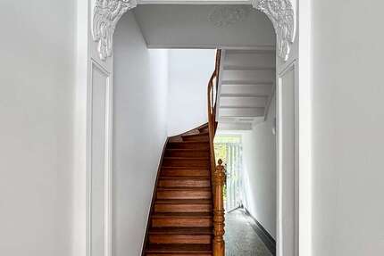 Haus zum Kaufen in Bonn 998.000 € 209 m² 10 zimmer