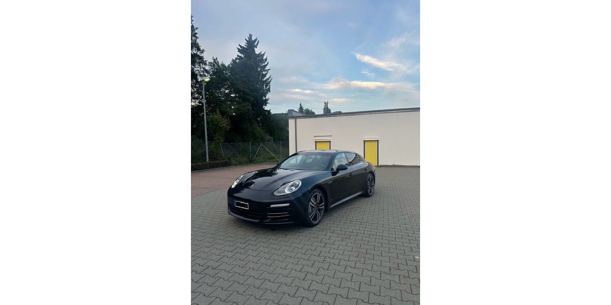 Porsche Panamera 143.000 km 32.990 &euro; Albstadt ebingen 72458