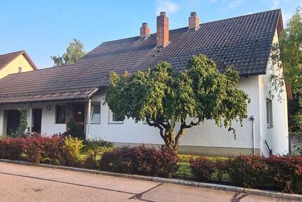 Haus Burglengenfeld - 8 Zimmer, 244 m&sup2;, 450.000&euro; | Angebot:26421540