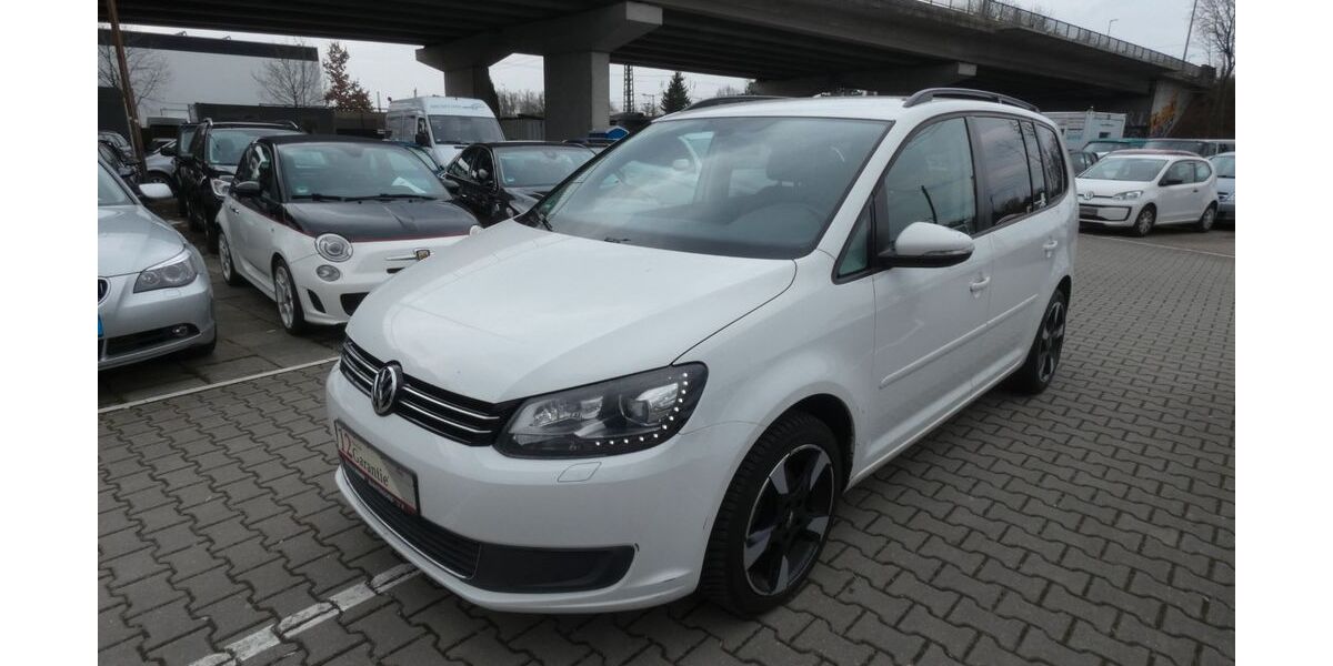 VW Touran 236.000 km 2.799 &euro; München 81825