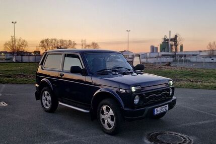 Lada Urban