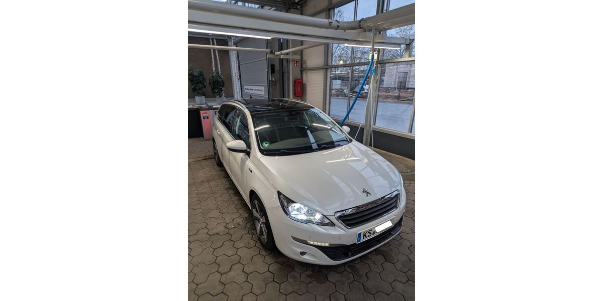Peugeot 308 150.000 km 7.800 &euro; Fuldabrück 34277