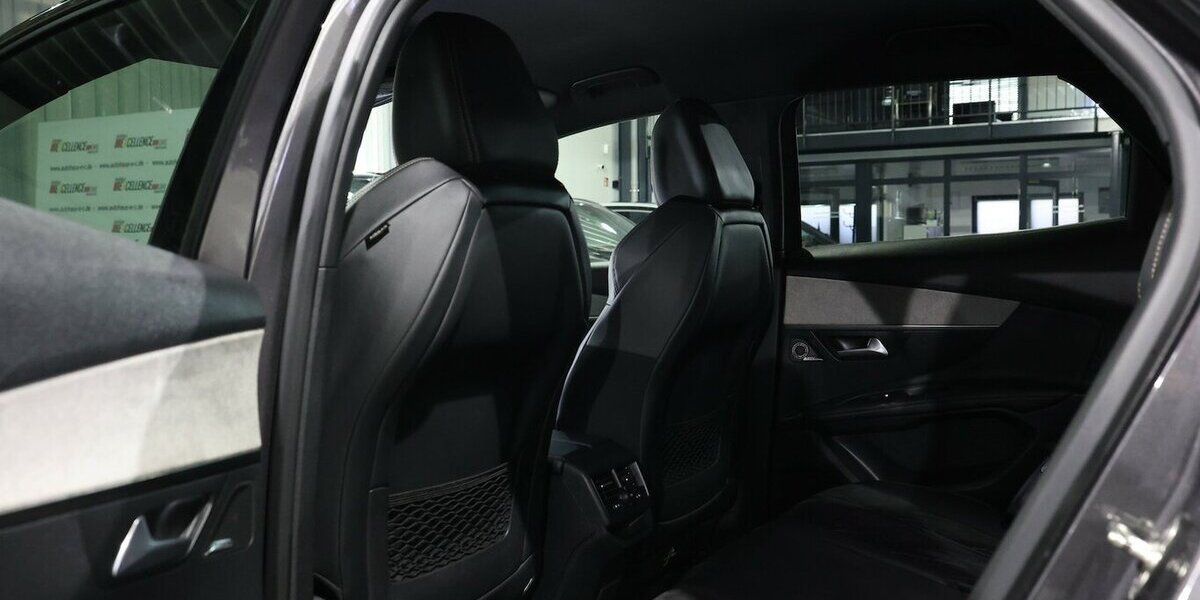 Peugeot 3008 2.0 BLUE-HDI 180 GT-LINE-SPORT / I-COCKPIT 138.000 km 17.444 &euro; Hamm 59077