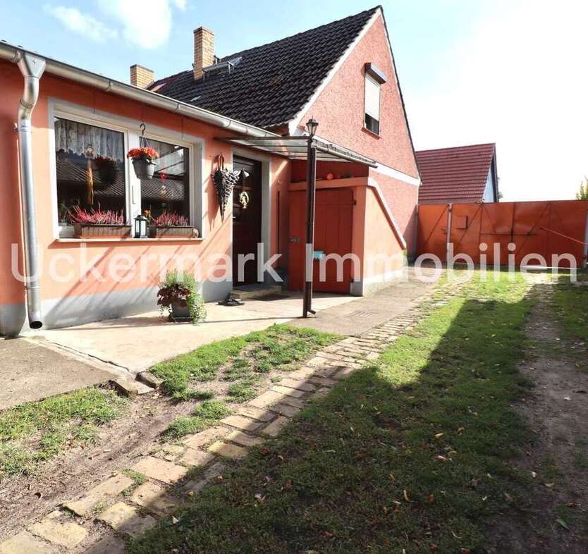 Haus zum Kaufen in Zehdenick OT Kurtschlag 139.000 € 110 m²