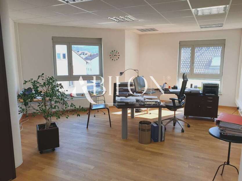 Büro in Freiburg im Breisgau 1.540 € 131 m²