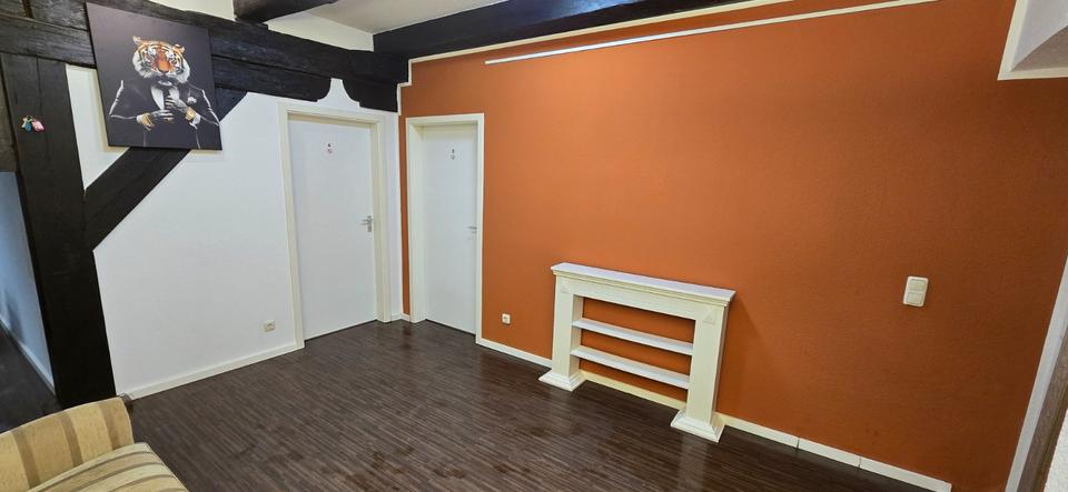 Erdgeschoßwohnung Rostock - 6 Zimmer, 150 m&sup2;, 150&euro; | Angebot:25806565
