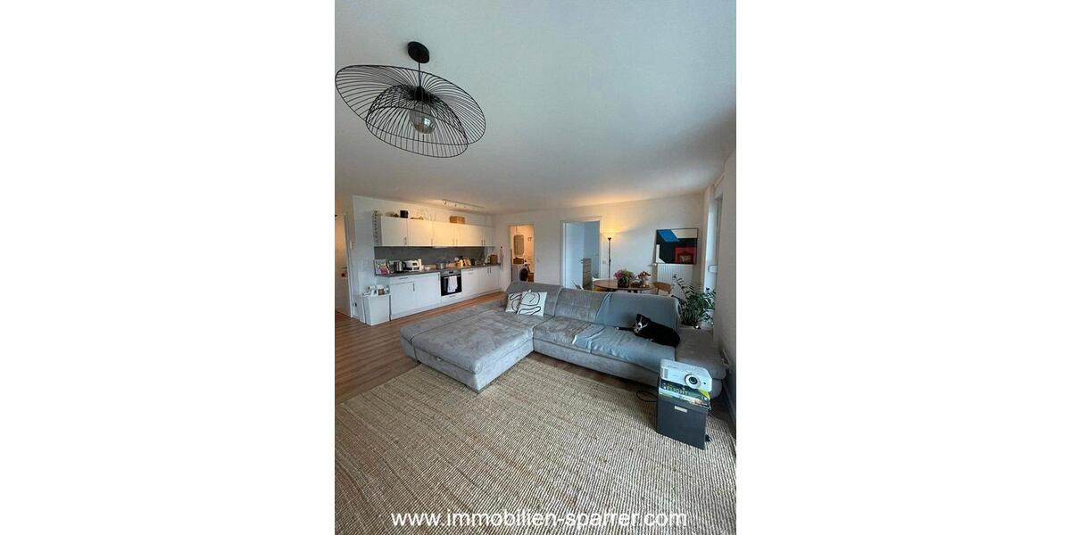 Erdgeschoßwohnung Weiden in der Oberpfalz - 2 Zimmer, 66 m&sup2;, 650&euro; | Angebot:26676171
