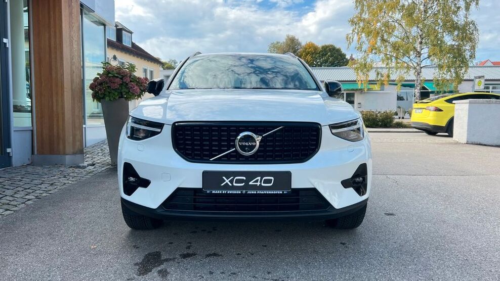 Volvo XC40 3.530 km 44.300 € Pfaffenhofen 85276