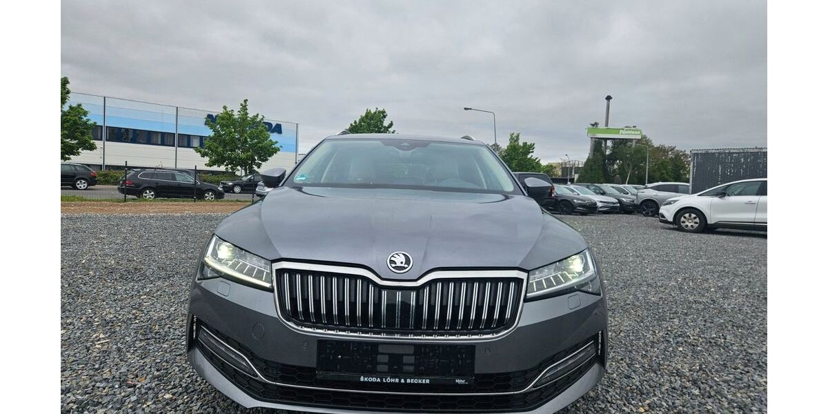 Skoda Superb 196.956 km 16.400 &euro; Berlin 12099