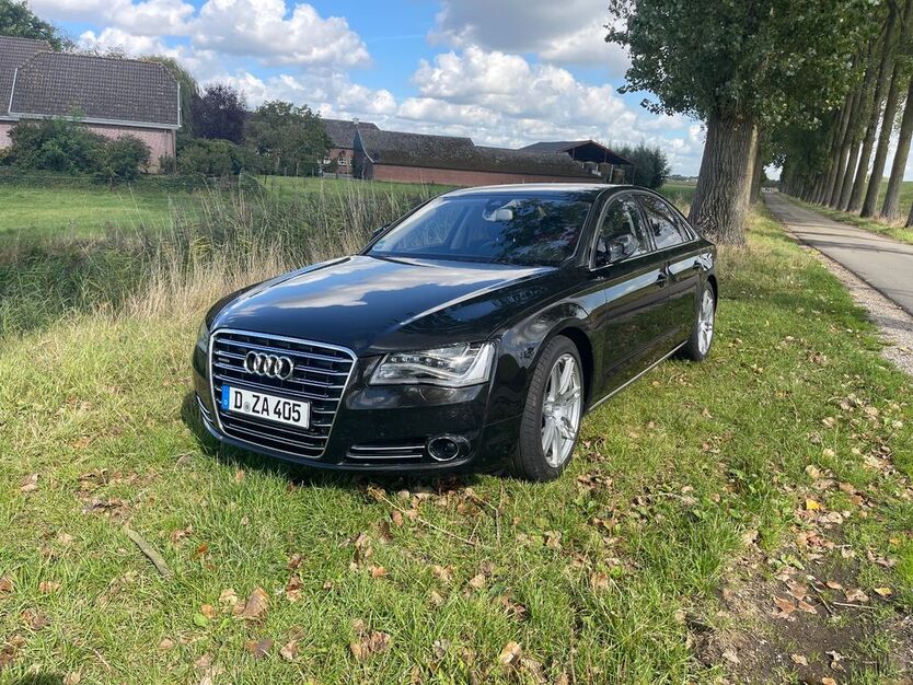 Audi A8 169.900 km 19.500 € Düsseldorf 40595