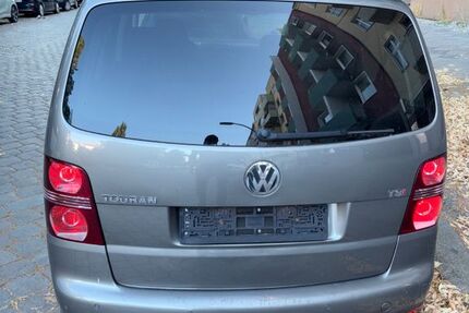 VW Touran 144.436 km 4.300 &euro; Berlin 13357