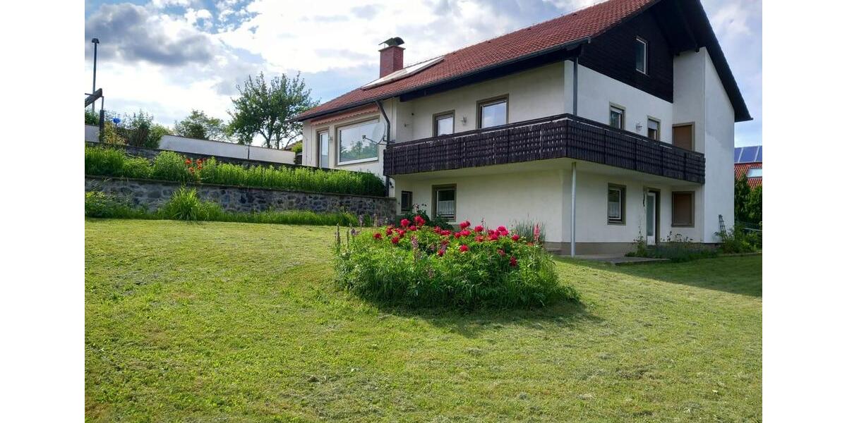 Einfamilienhaus mit großem Garten und Bergblick in sonniger Lage 7 zimmer