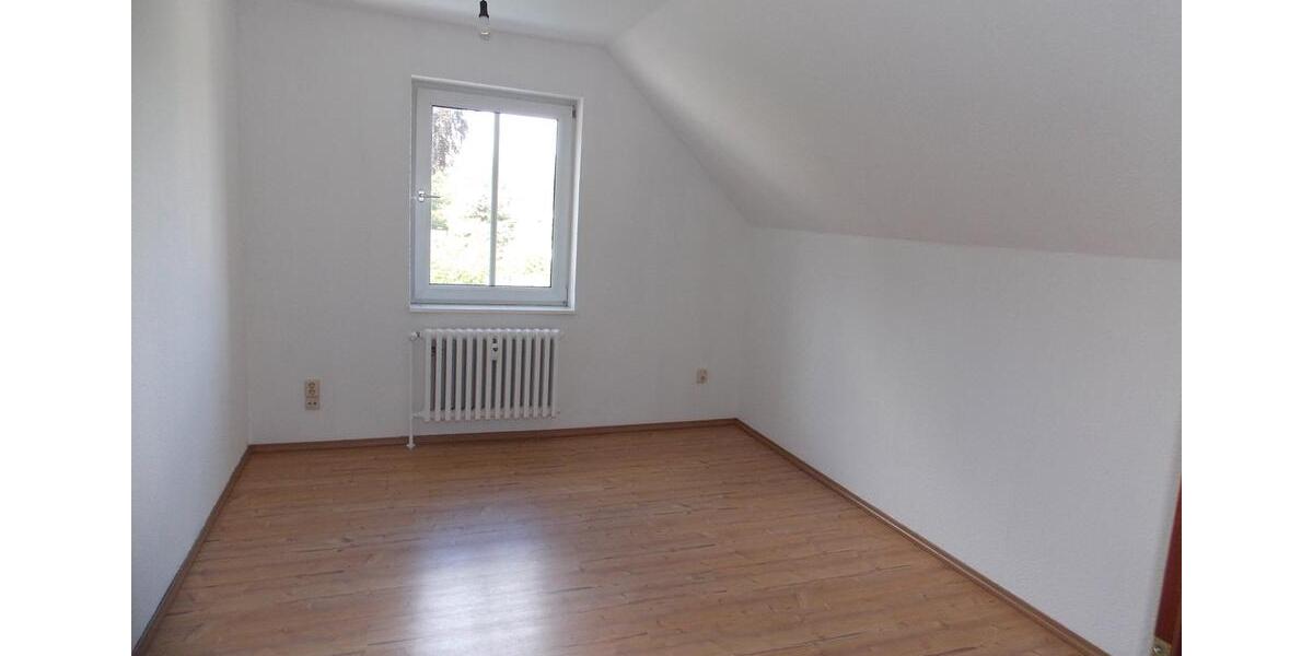 Dachgeschoßwohnung Blankenburg (Harz) - 3 Zimmer, 64 m&sup2;, 495&euro; | Angebot:26316072