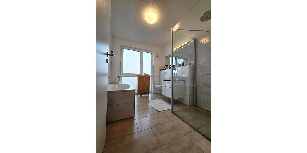 Geräumiges 5,5-Zimmer Reihenmittelhaus in Spielstraße 5.5 zimmer