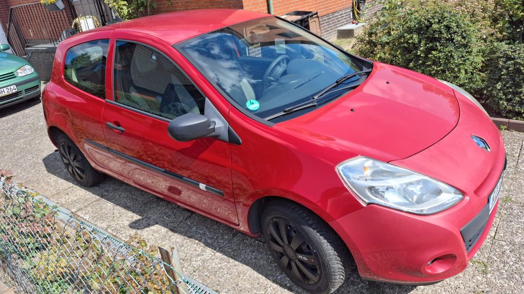 Renault Clio 101.421 km 2.500 &euro; Niendorf - Stecknitz 23881