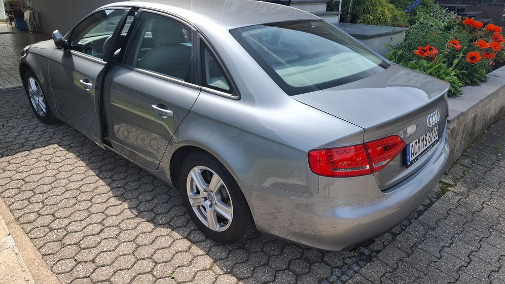 Audi A4 56.000 km 10.400 &euro; Langerwehe 52379