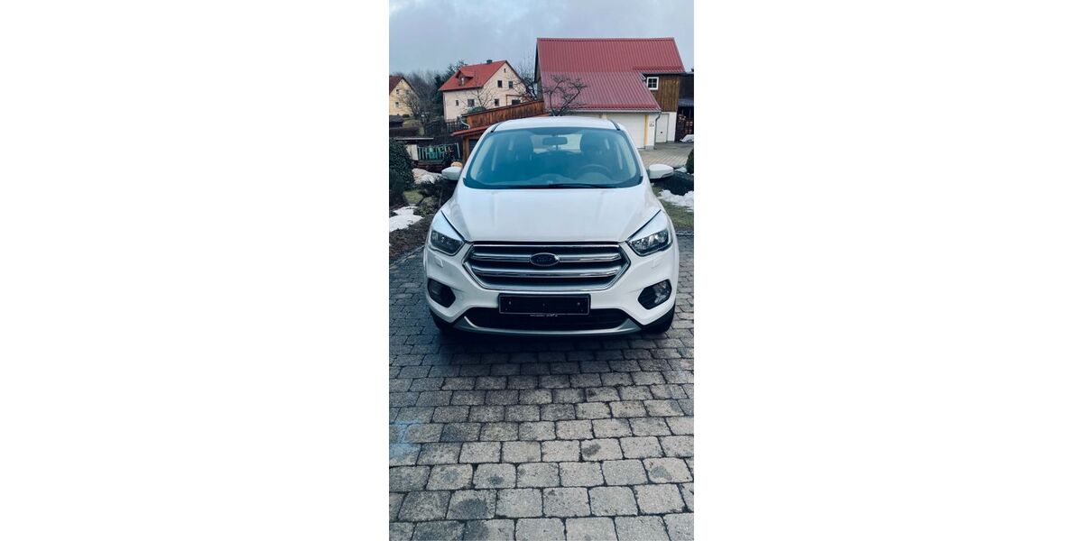 Ford Kuga 65.300 km 9.800 &euro; Mähring 95695