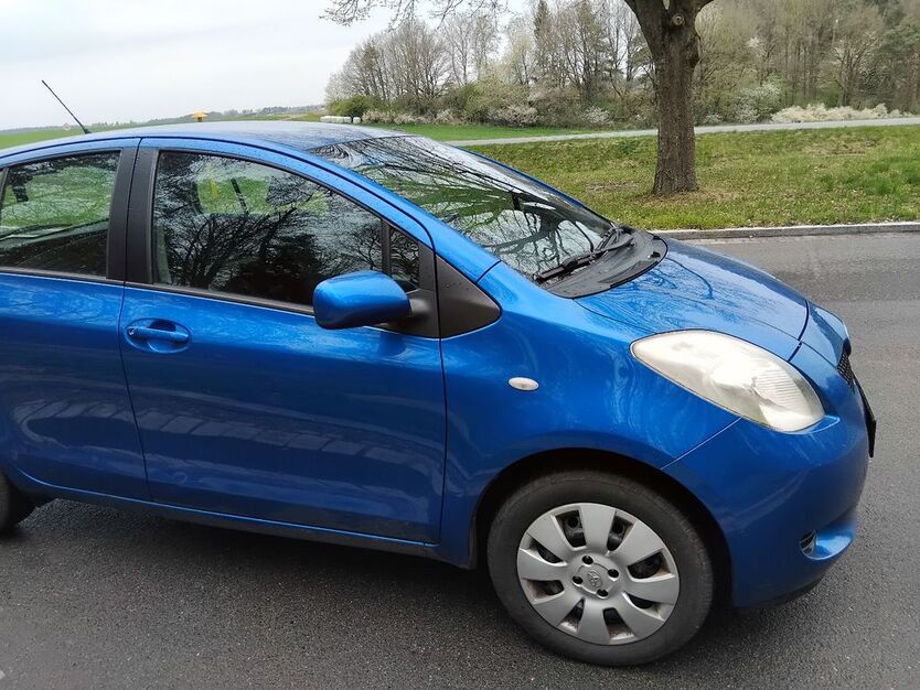 Toyota Yaris 130.000 km 2.999 € Heilsbronn 91560