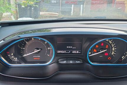 Peugeot 2008 99.041 km 5.800 &euro; Mettlach-Orscholz 66693