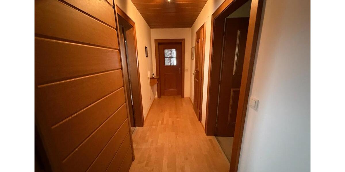 Dachgeschoßwohnung Freilassing - 2.5 Zimmer, 75 m&sup2;, 280.000&euro; | Angebot:26190040