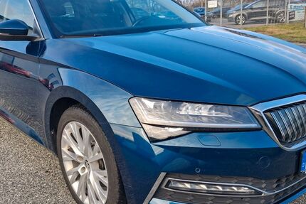 Skoda Superb 99.000 km 19.999 &euro; Upgant- Schott 26529