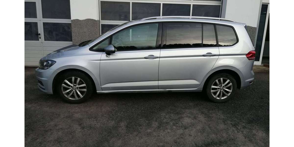 VW Touran 142.500 km 16.900 &euro; Bad Mergentheim (Wachbach) 97980