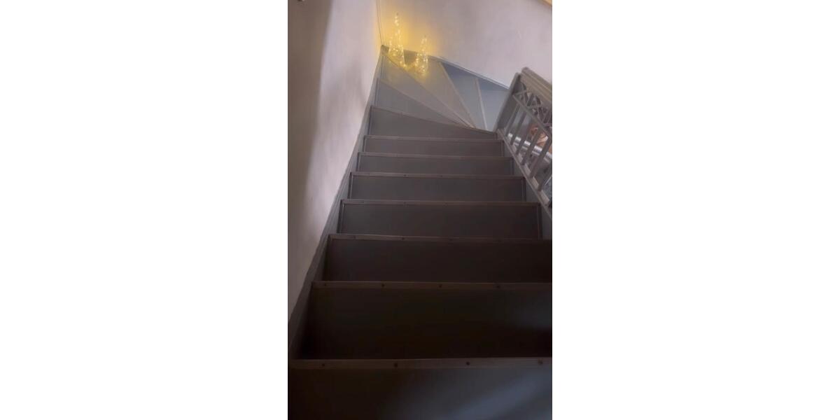 Reihenhaus Eisenberg - 10 Zimmer, 220 m&sup2;, 59.000&euro; | Angebot:26981962
