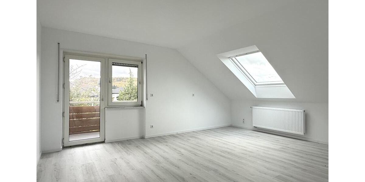 Dachgeschoßwohnung Kürnbach - 4 Zimmer, 120 m&sup2;, 1.050&euro; | Angebot:26284377