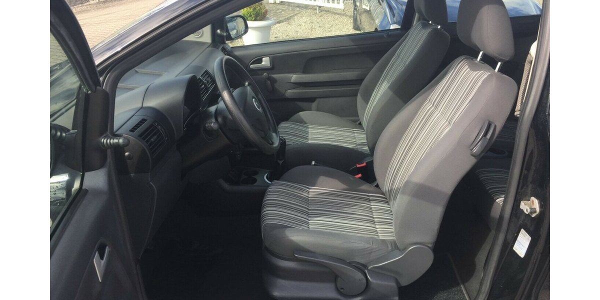 VW Fox Basis,Servol,Radio-CD,Tüv 01/28! 150.000 km 2.999 &euro; Himmelkron 95502