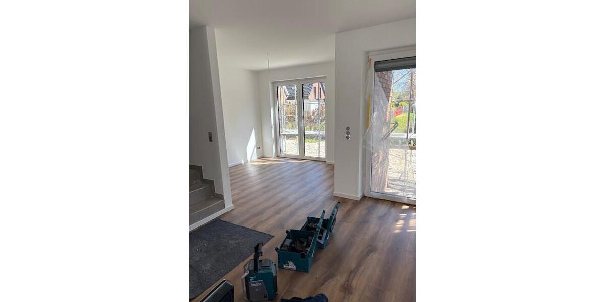 Reihenhaus Edewecht - 6 Zimmer, 121 m&sup2;, 1.695&euro; | Angebot:26336570
