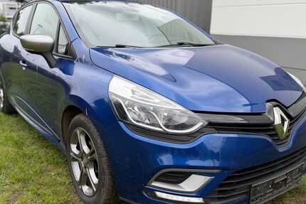 Renault Clio 128.000 km 8.700 &euro; Kiel 24146