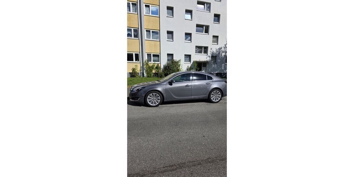 Opel Insignia 151.342 km 8.900 &euro; Duisburg 47226