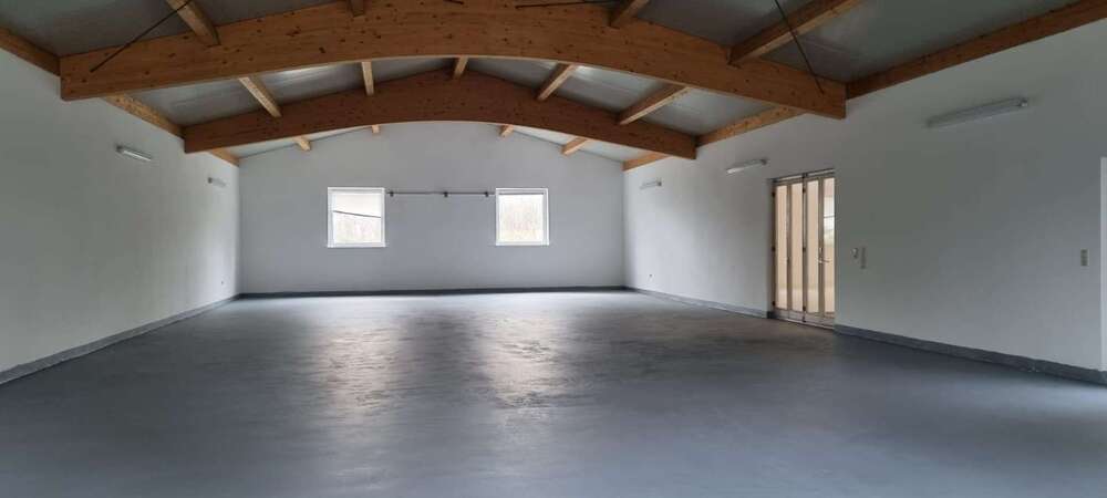 Halle in Moosthening 1.500 € 265 m²