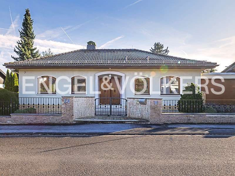 Haus zum Kaufen in Glashütten - Schloßborn 790.000 € 243 m²