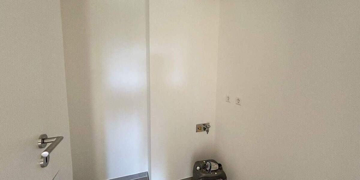 Etagenwohnung Stuttgart Untertürkheim - 5 Zimmer, 120 m&sup2;, 1.990&euro; | Angebot:25727984