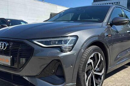 Audi e-tron 52.642 km 36.950 &euro; Hamburg 22047