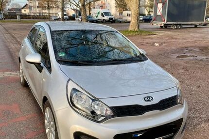 Kia Rio 106.000 km 4.700 &euro; Rastatt 76437