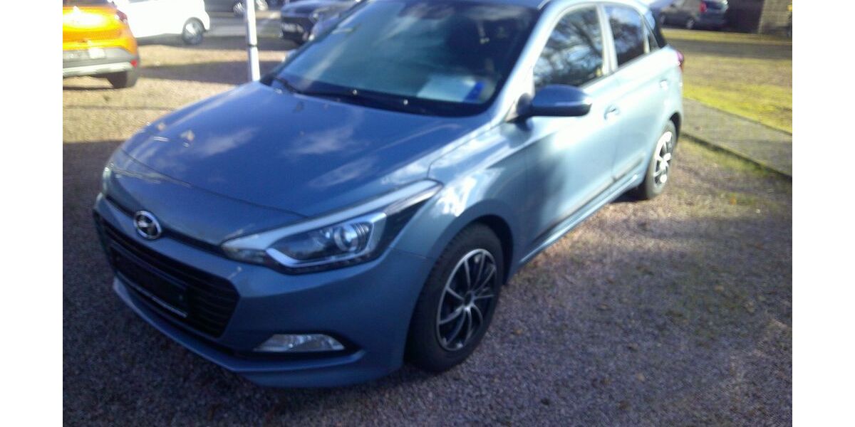 Hyundai i20 121.647 km 9.250 &euro; Landstuhl 66849