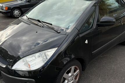 Mitsubishi Colt 104.000 km 3.690 &euro; Köln 50739