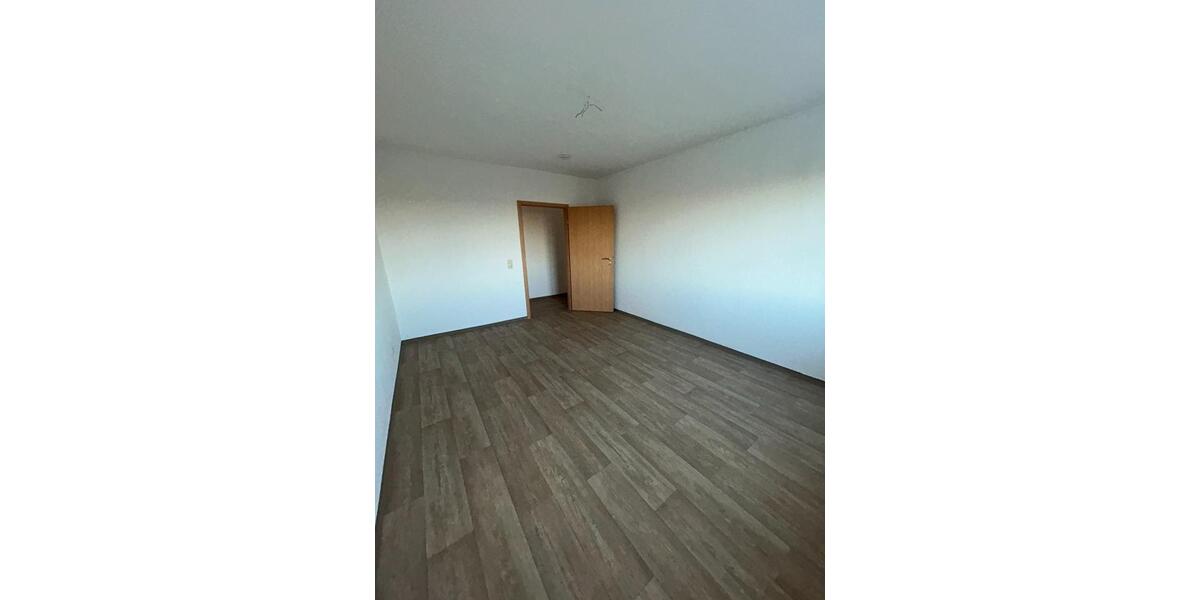 Wunderschöne 3-RW mit Einbauküche 3 zimmer