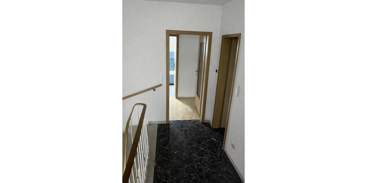 Einfamilienhaus Halle - 5 Zimmer, 140 m&sup2;, 1.450&euro; | Angebot:26075427