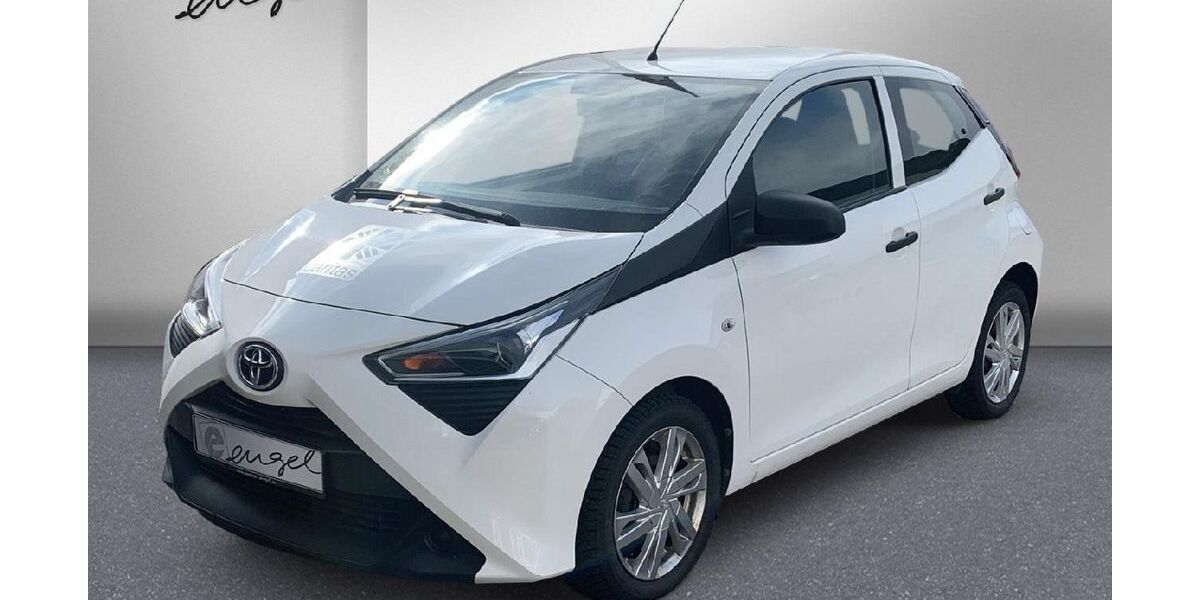 Toyota Aygo (X) 58.350 km 9.949 &euro; Wunsiedel 95632