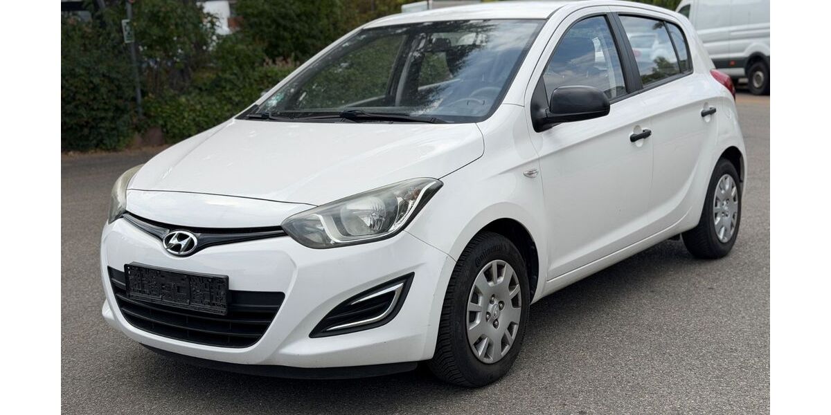 Hyundai i20 125.000 km 1.990 &euro; Möglingen 71696