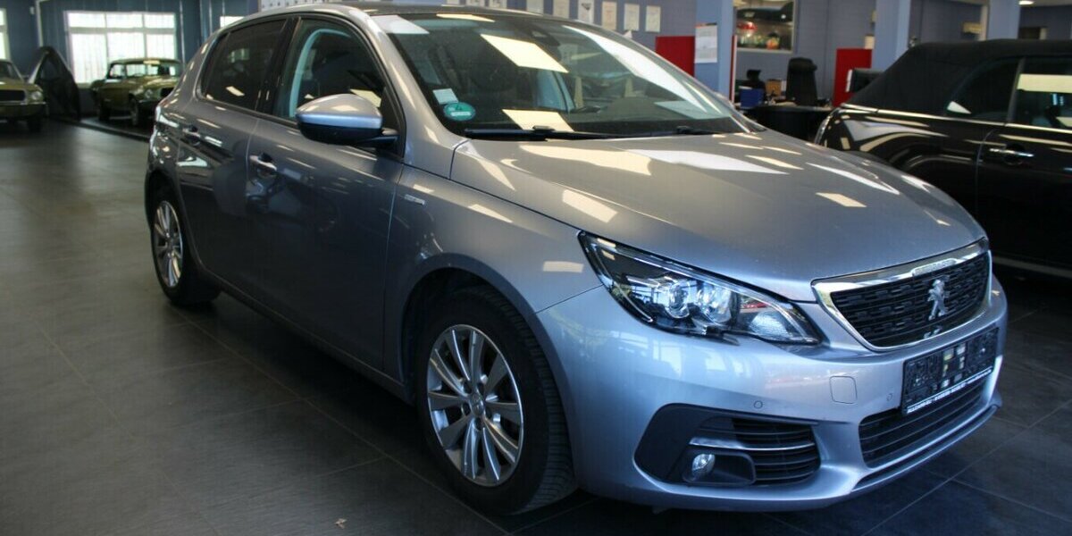 Peugeot 308 PureTech 130 GPF Style 81.569 km 11.980 € Euskirchen 53881